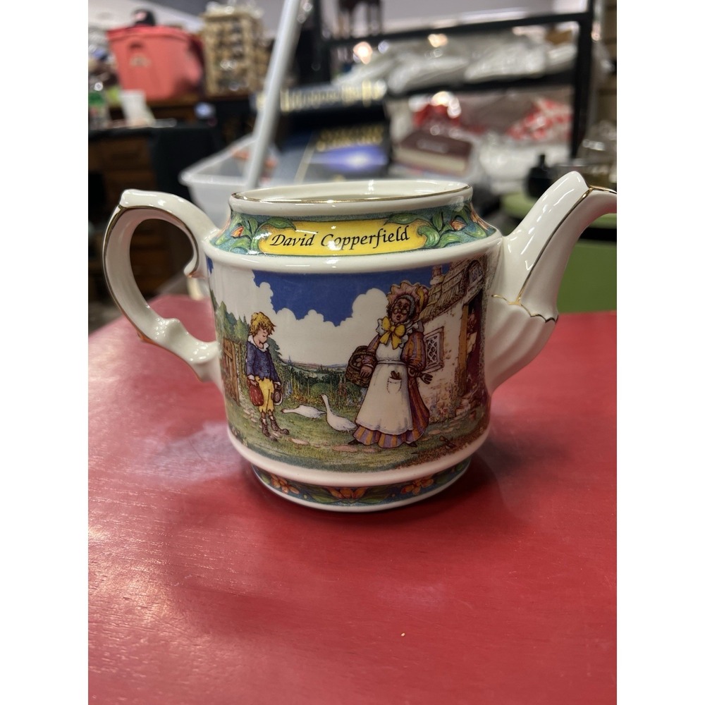 SADLER BONE CHINA DICKENS DAVID COPPERFIELD TEAPOT NO LID Gold Trim No Lid